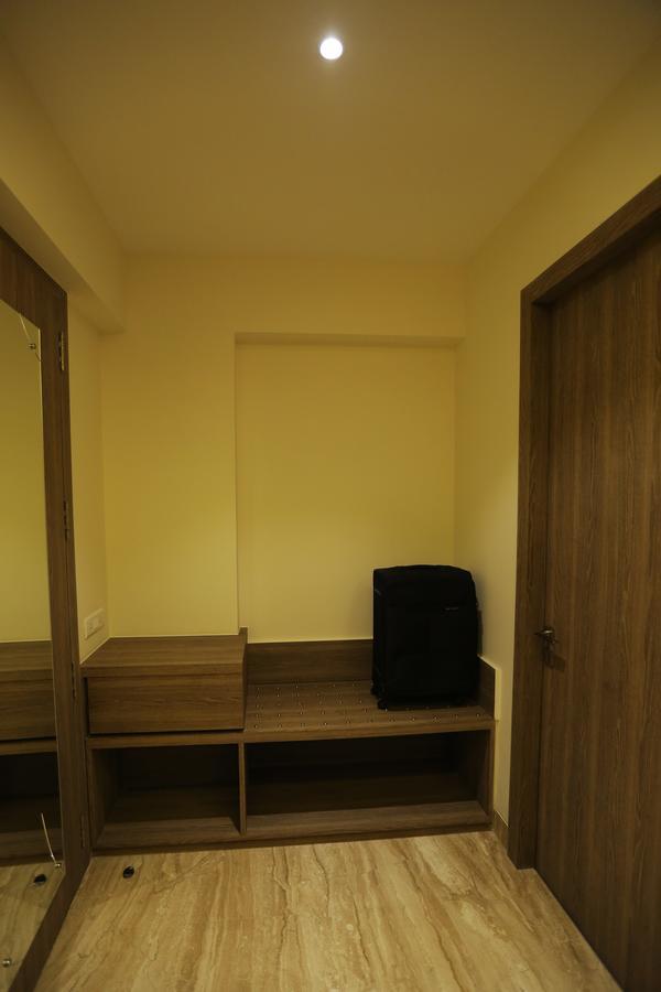 Lakeview Service Apartments Calcutta Eksteriør billede